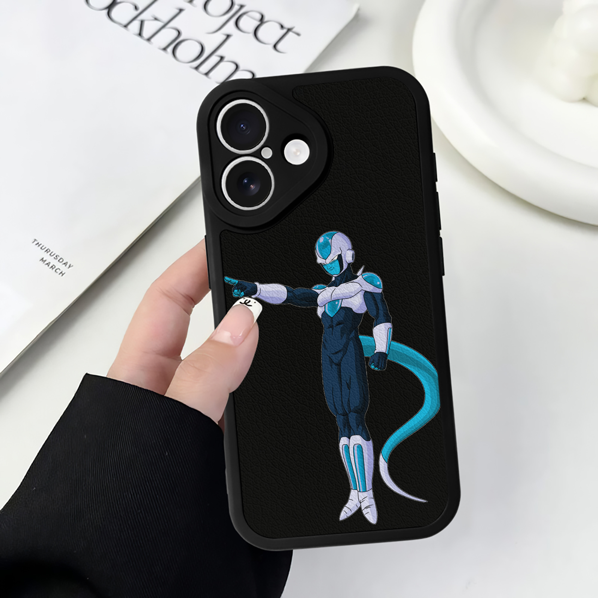 （画像用） ドラゴンボール フリーザ DRAGON BALL Frieza 【iPhone 16シリーズ対応】シリコンスマホケース（レザー調） 材質：シリコン